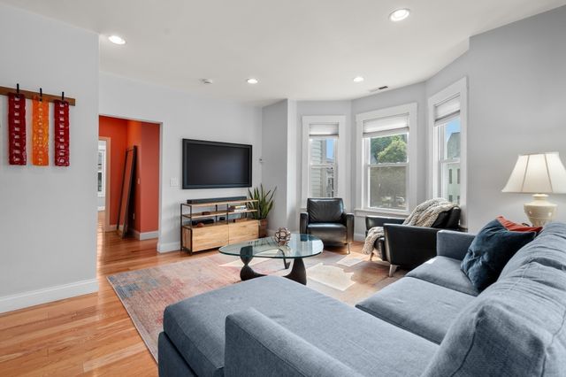 659 Moody St 3, Waltham, MA 02453