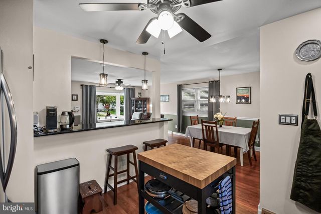 7 CHALFONT ST, Cinnaminson, NJ 08077