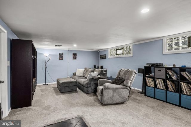 7 CHALFONT ST, Cinnaminson, NJ 08077