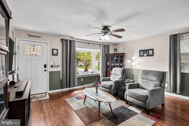 7 CHALFONT ST, Cinnaminson, NJ 08077