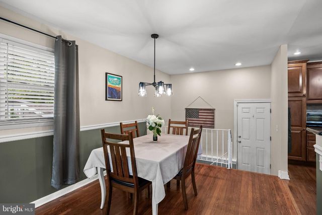 7 CHALFONT ST, Cinnaminson, NJ 08077