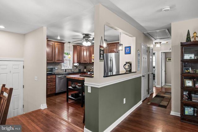 7 CHALFONT ST, Cinnaminson, NJ 08077