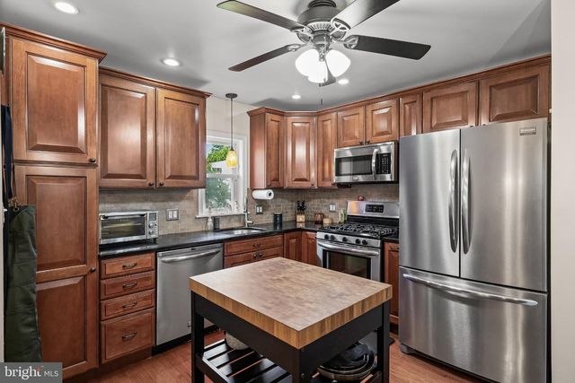 7 CHALFONT ST, Cinnaminson, NJ 08077
