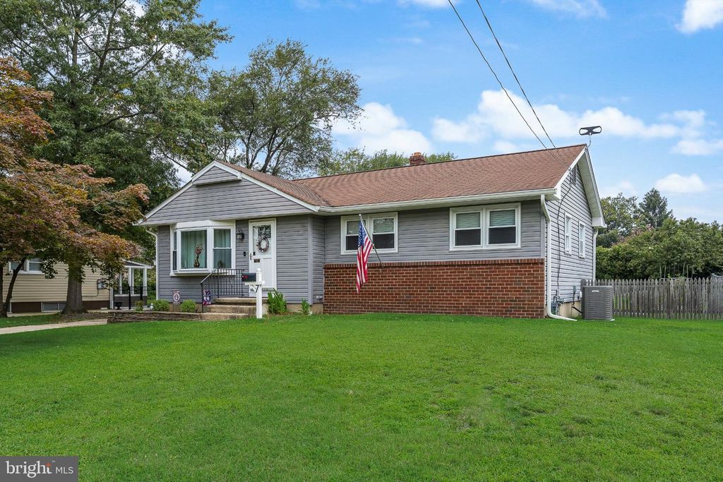 7 CHALFONT ST, Cinnaminson, NJ 08077