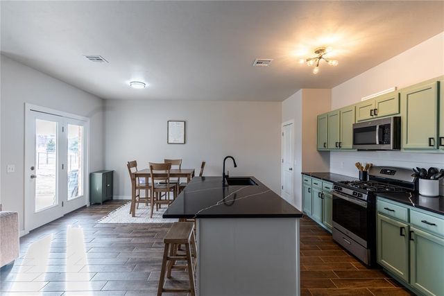 13134 Huntington Drive, Edmond, OK 73025