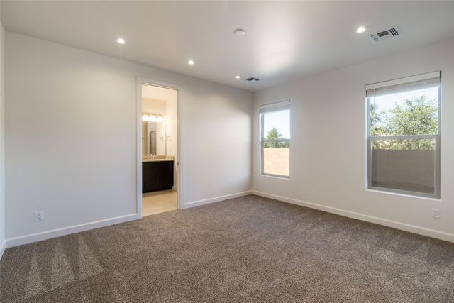 2050 Calle Sombra, Santa Fe, NM 87505