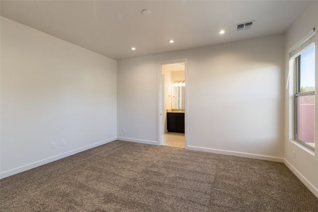 2050 Calle Sombra, Santa Fe, NM 87505