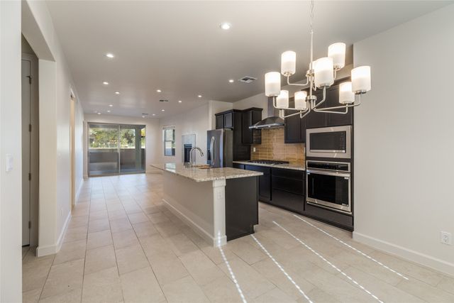 2050 Calle Sombra, Santa Fe, NM 87505