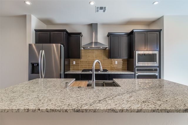 2050 Calle Sombra, Santa Fe, NM 87505