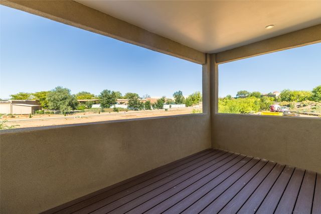 2050 Calle Sombra, Santa Fe, NM 87505