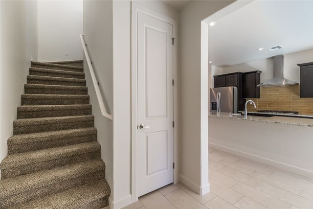 2050 Calle Sombra, Santa Fe, NM 87505