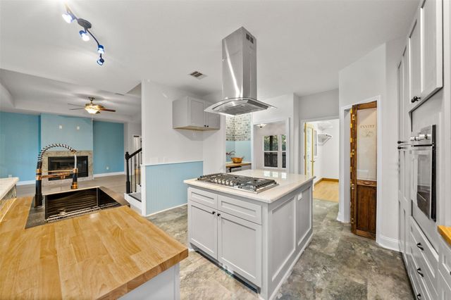 4510 Lininger Lane, Dickinson, TX 77539