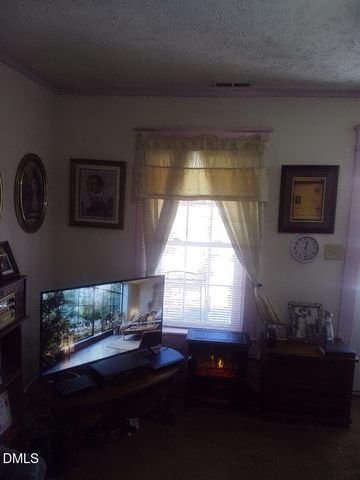 1086 Center Street, Fayetteville, NC 28306