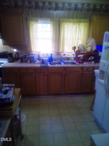 1086 Center Street, Fayetteville, NC 28306