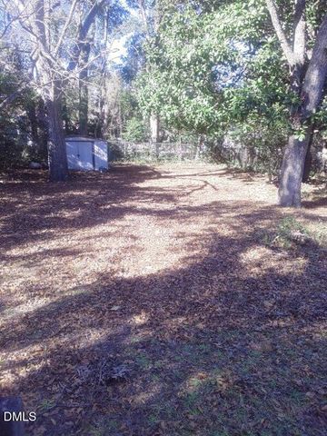 1086 Center Street, Fayetteville, NC 28306