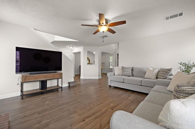 1800 Hollow Ridge DR, Cedar Park, TX 78613
