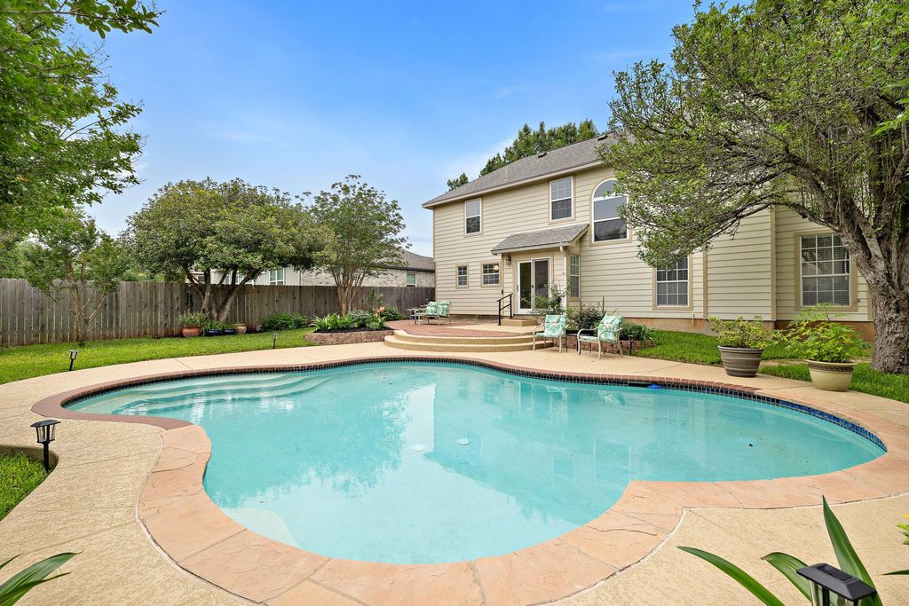 1800 Hollow Ridge DR, Cedar Park, TX 78613