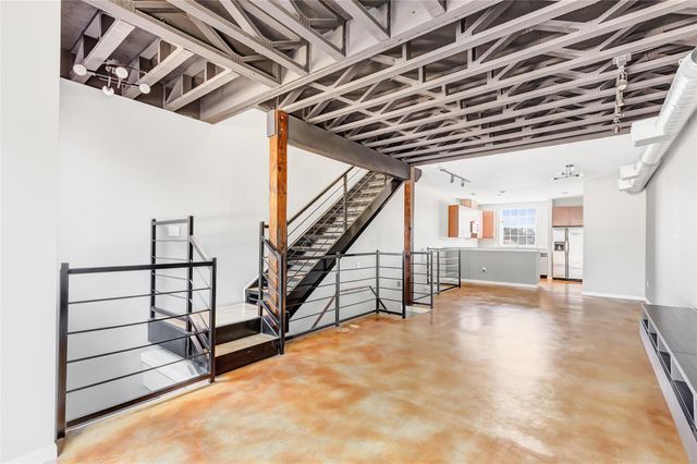310 S Jensen Drive 2, Houston, TX 77003