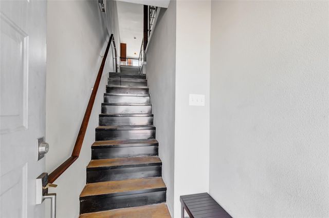 310 S Jensen Drive 2, Houston, TX 77003