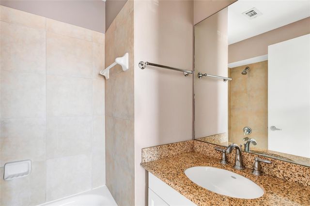 310 S Jensen Drive 2, Houston, TX 77003