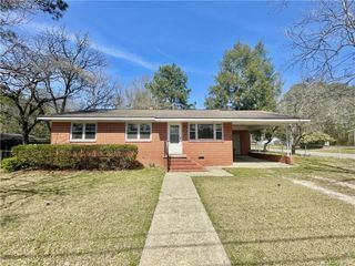 531 E Donaldson Avenue, Raeford, NC 28376