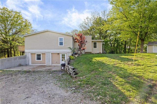 10908 S Outer Belt Road, Lone Jack, MO 64070
