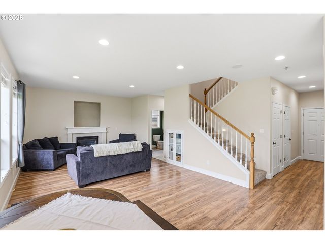 16864 Sw STELLAR Dr, Sherwood, OR 97140