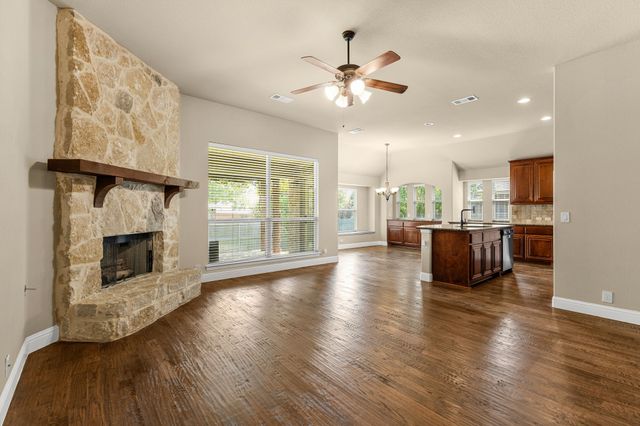 5333 Smokey Ridge Drive, Fort Worth, TX 76123