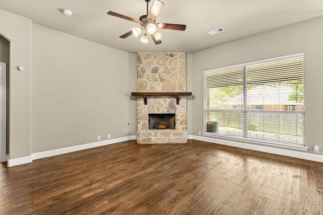 5333 Smokey Ridge Drive, Fort Worth, TX 76123