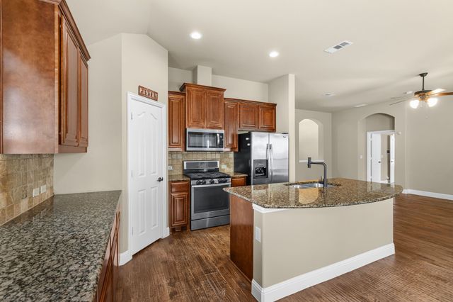 5333 Smokey Ridge Drive, Fort Worth, TX 76123