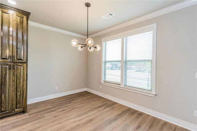 6605 SW Basswood, Bentonville, AR 72713