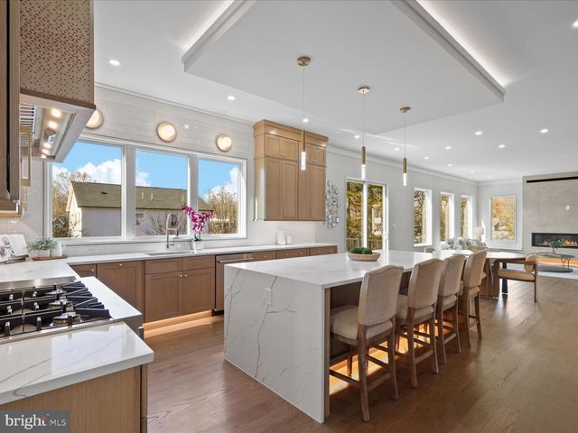 616 GIBSON CIR SW, Vienna, VA 22180