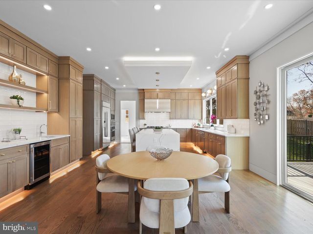 616 GIBSON CIR SW, Vienna, VA 22180