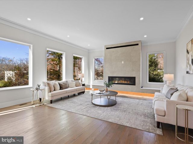 616 GIBSON CIR SW, Vienna, VA 22180