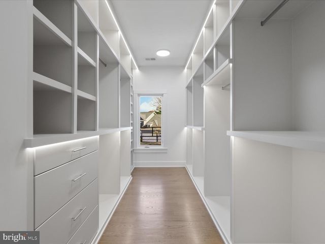 616 GIBSON CIR SW, Vienna, VA 22180