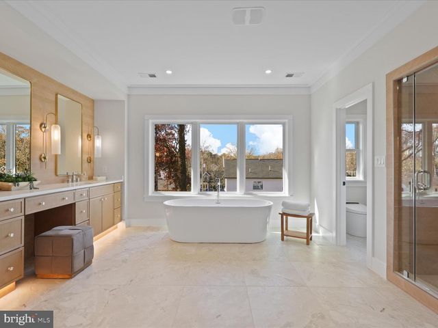 616 GIBSON CIR SW, Vienna, VA 22180