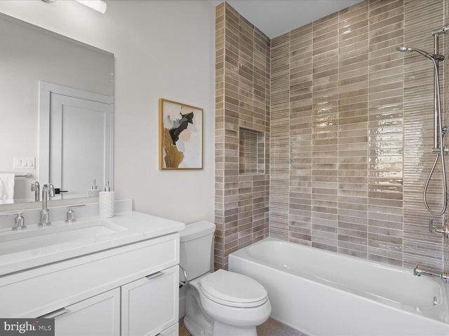 616 GIBSON CIR SW, Vienna, VA 22180