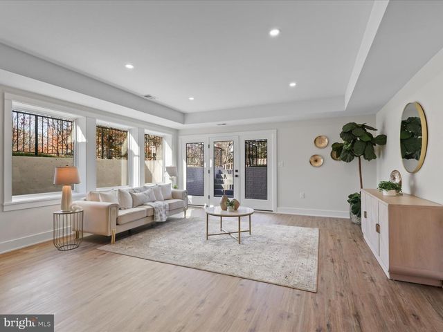 616 GIBSON CIR SW, Vienna, VA 22180