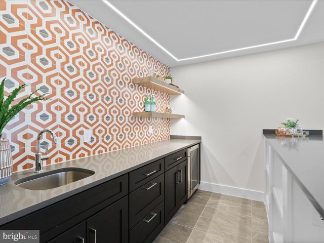 616 GIBSON CIR SW, Vienna, VA 22180