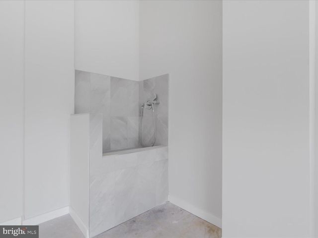 616 GIBSON CIR SW, Vienna, VA 22180