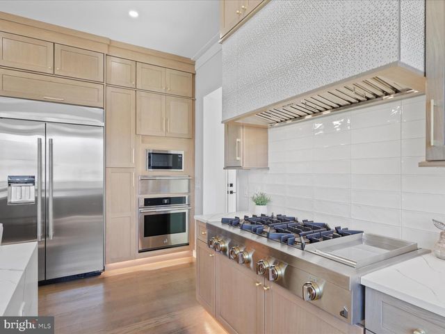 616 GIBSON CIR SW, Vienna, VA 22180