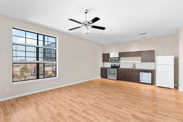 623 W Walnut 206, Springfield, MO 65806