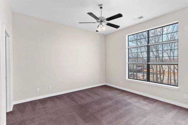 623 W Walnut 206, Springfield, MO 65806