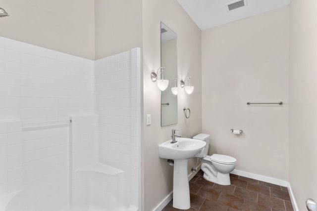 623 W Walnut 206, Springfield, MO 65806