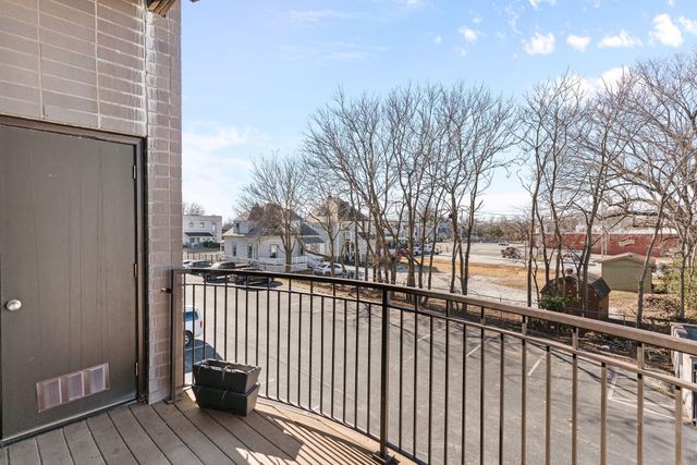 623 W Walnut 206, Springfield, MO 65806