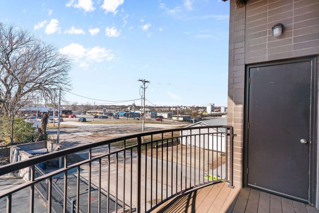 623 W Walnut 206, Springfield, MO 65806