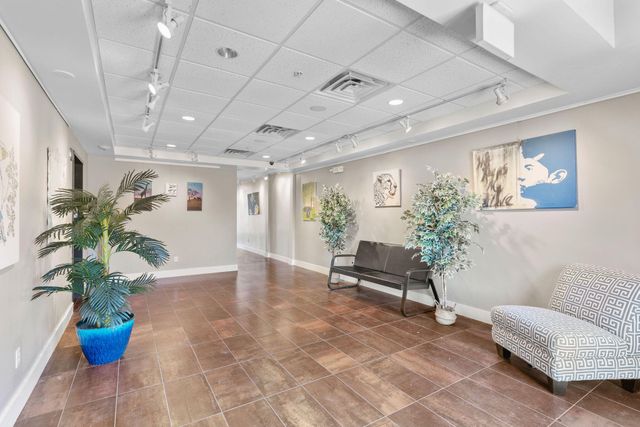 623 W Walnut 206, Springfield, MO 65806