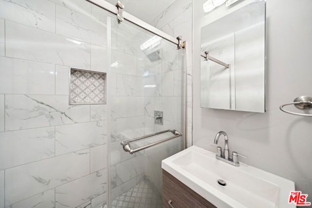 326 S Serrano Avenue 4, Los Angeles, CA 90020