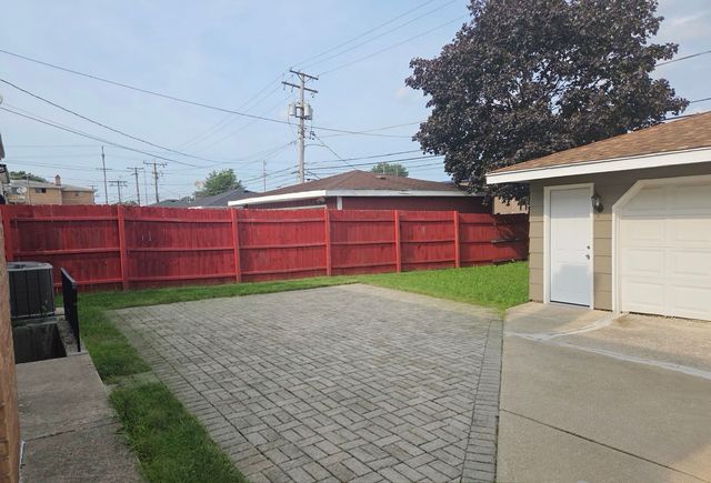 295 Hoxie Avenue, Calumet City, IL 60409