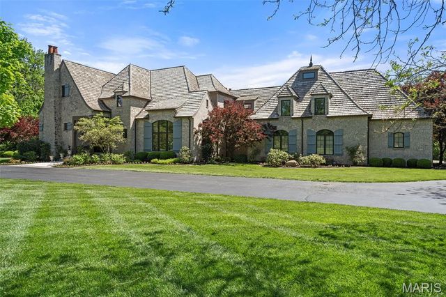 10144 Winding Ridge Road, Ladue, MO 63124